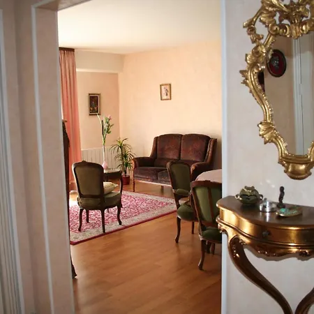 Bodin Avec Ascenseur Et Parking Prive Lejlighed